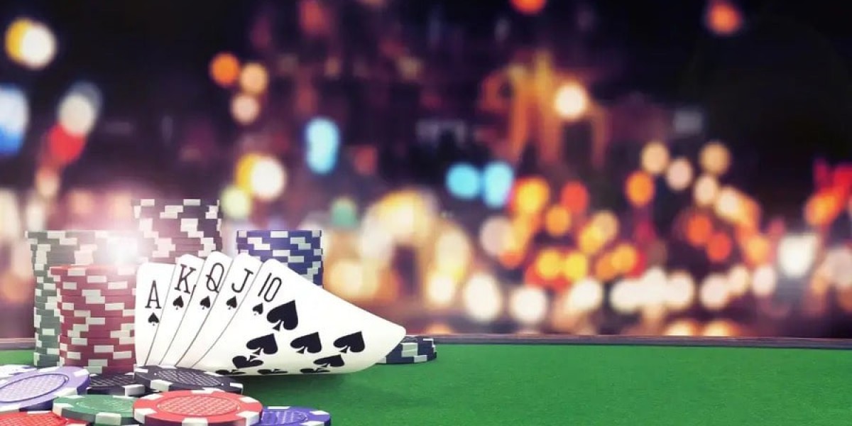 Rolling the Digital Dice: Mastering the Art of Online Casinos with a Touch of Wit!